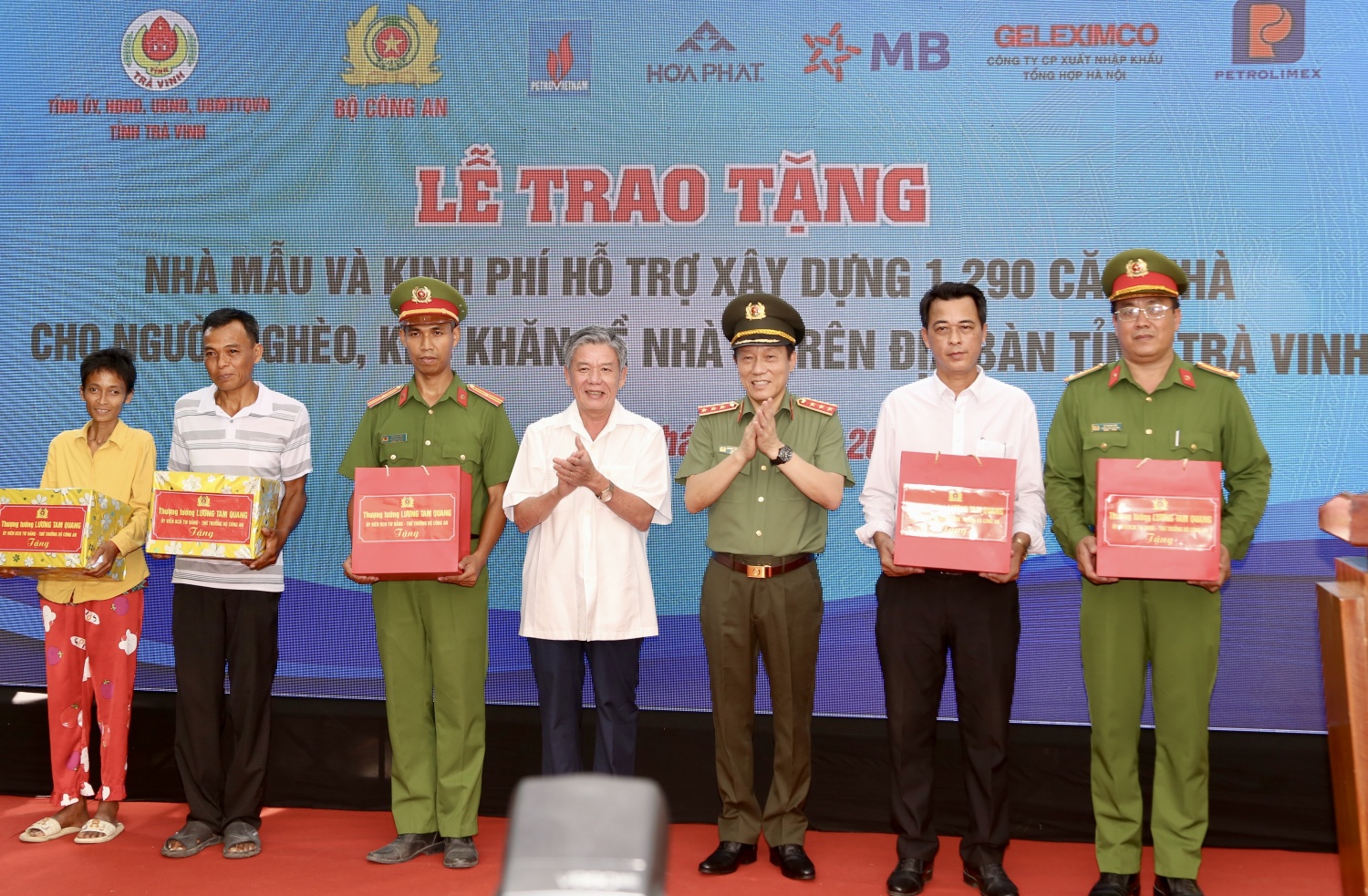 Petrovietnam tài trợ xây dựng 400 căn nhà tại tỉnh Trà Vinh